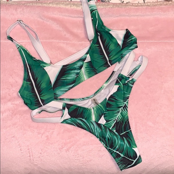 Green Leaf 2-piece Bikini - Picture 1 of 3